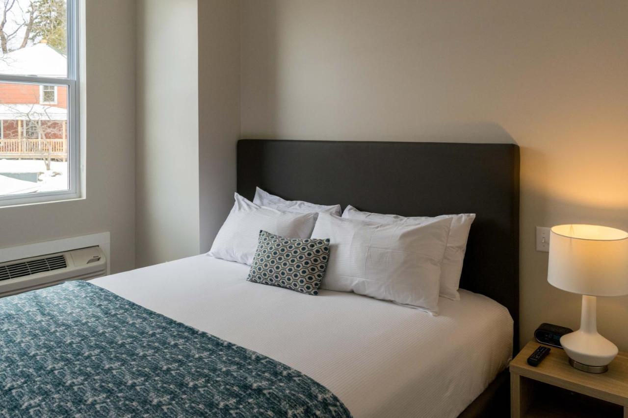 Lake Placid Inn: Main Street 외부 사진
